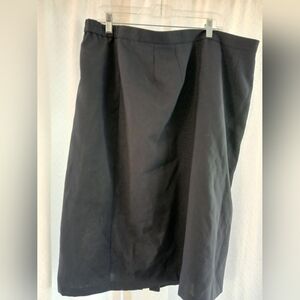 Classic Navy 20W Skirt With Back Zip And Kick Pleat NWT